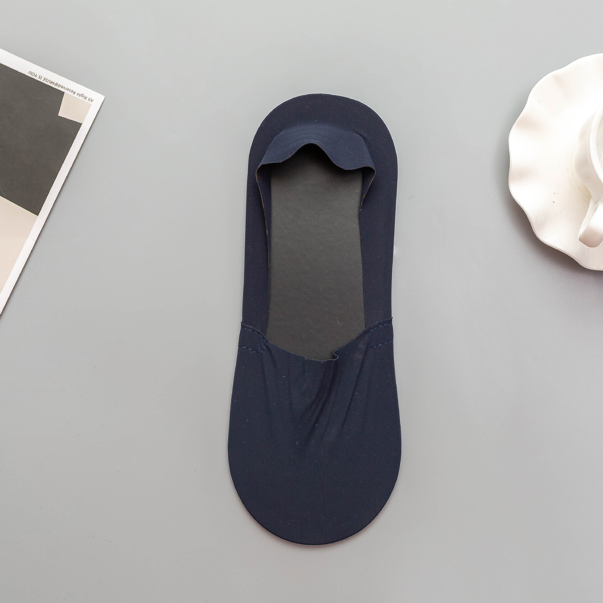 Calcetines invisibles del tobillo de la parte inferior de la caída del pelo del corte arbitrario de los hombres del talón de la silicona de los hombres invisibles del verano