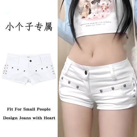Petite American-Style Spicy Girl White Low-Waist Denim Shorts for Women, New Summer Model, Tight-Fitting, Slimming, Studded, Butt-Hugging Hot Pants Petite American-Style Spicy Girl White Low-Waist Denim Shorts for Women, New Summer Model, Tight-Fitting, Slimming, Studded, Butt-Hugging Hot Pants