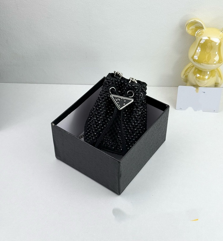 新しいバッグ 2025 新しいかわいいホットスタイルバケットバッグ光沢のあるプリンセスアクセサリー口紅メッセンジャーバッグ|undefined