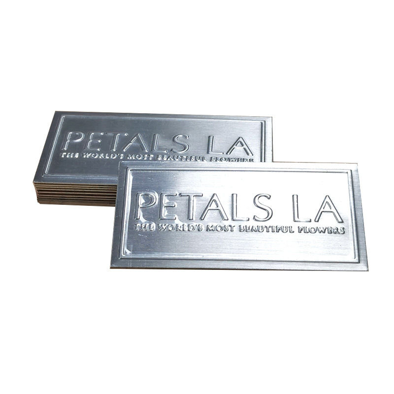 厂家直销印刷金属logo冲压标牌图案logo凸起铭牌金属折弯标牌