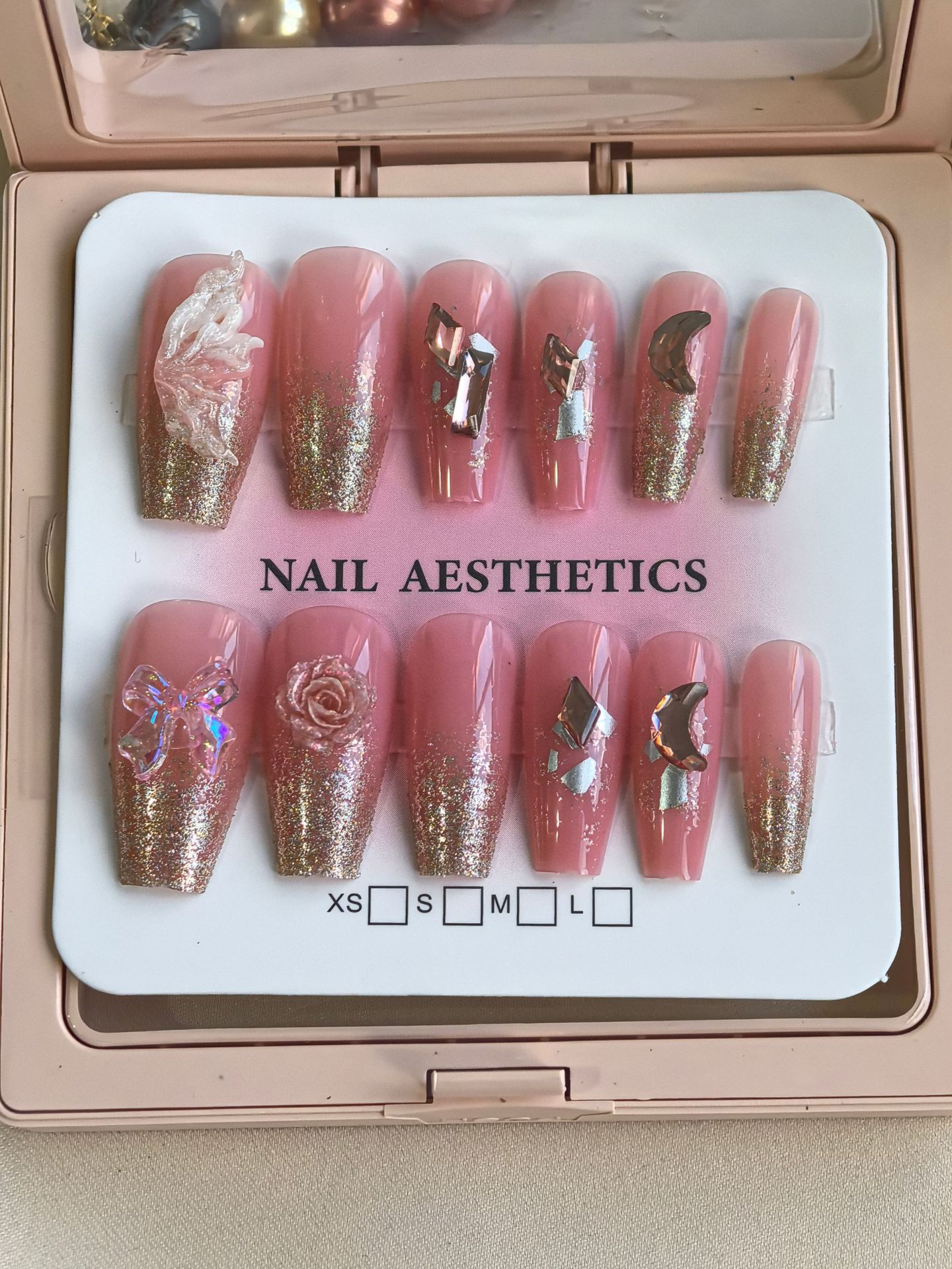 Caja de exhibición marco de fotos más taladro manicure suministro fuente de uñas DIY francés color delgado manicure falso salón al por mayor