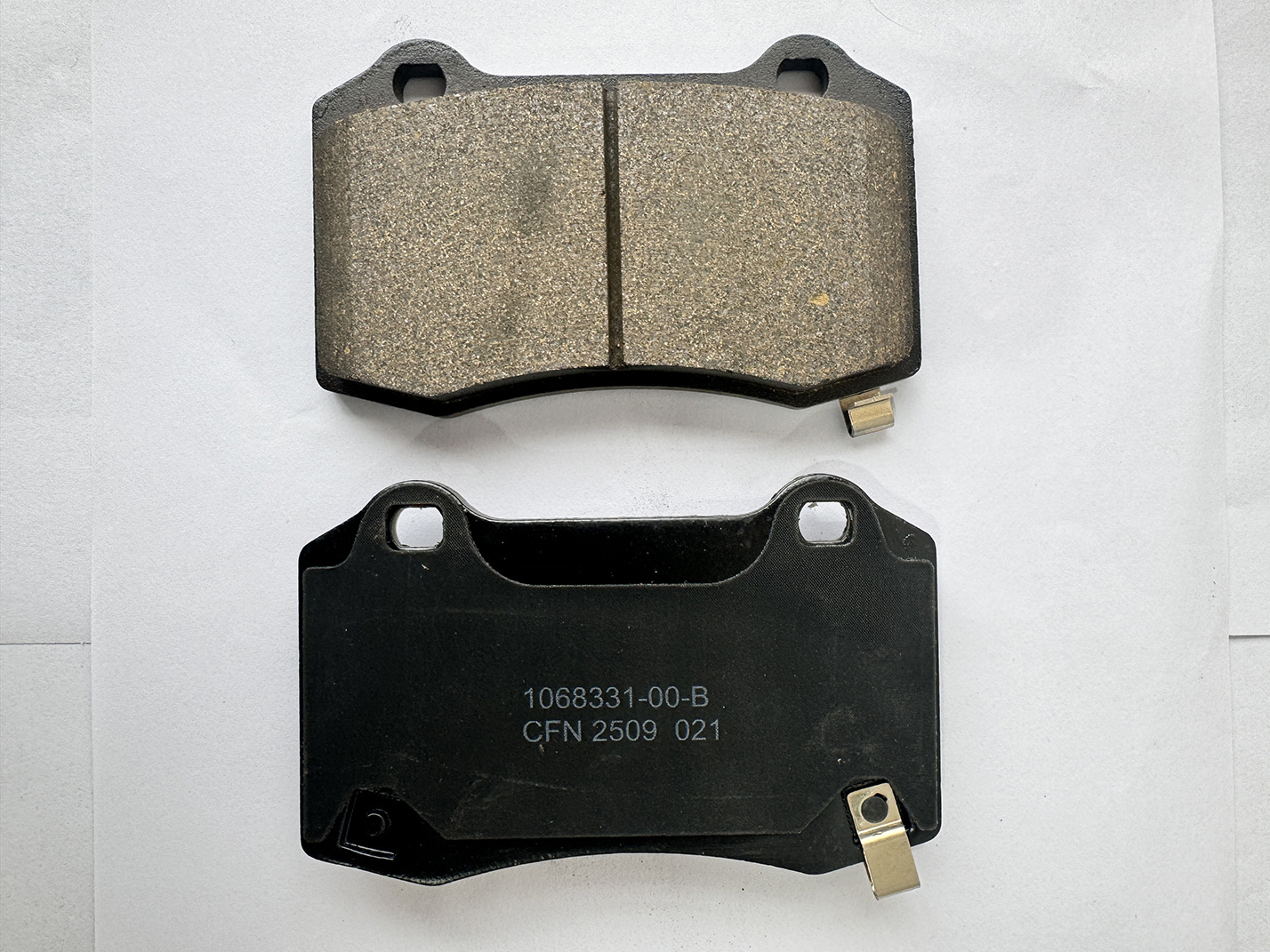 1068331‑00‑B Tesla Model S Model X rear brake pads rear wheel brake pads