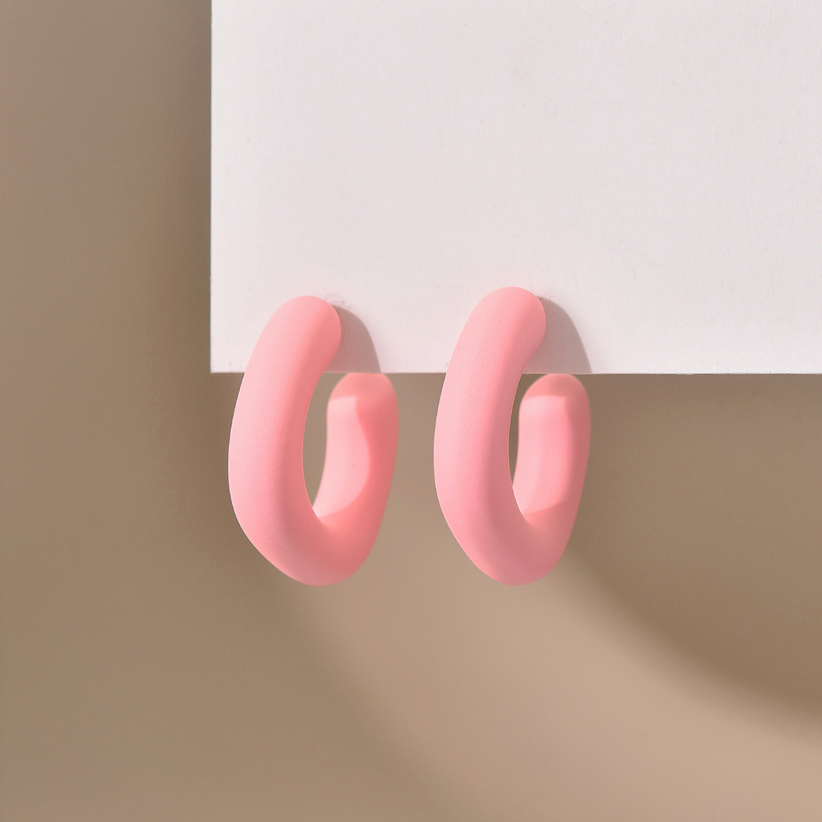 1 Pair Simple Style Geometric Solid Color Spray Paint Arylic Ear Studs display picture 7