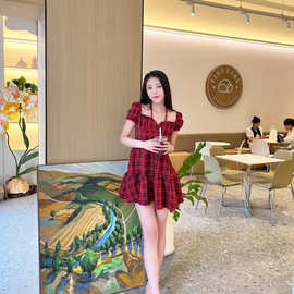 红色格子连衣裙夏装2025新款女法式经典小个子泡泡