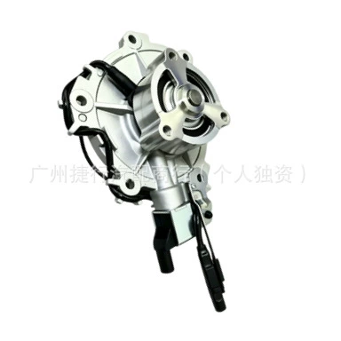 LR115260 JDE40023, Water pump