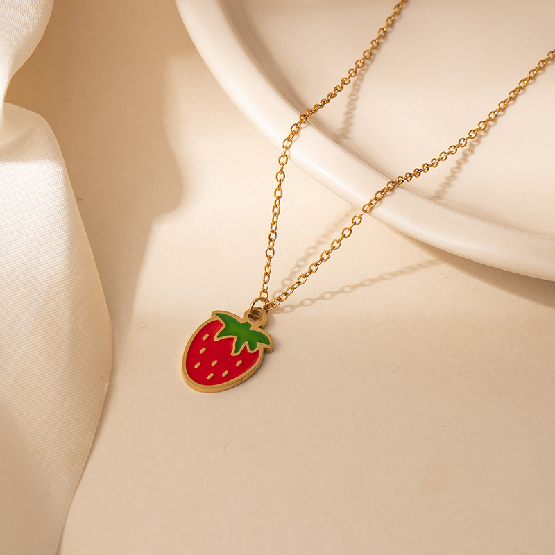 8g Weight 0.03µm Gold Plating Thickness Electroplated Gold Plating Process Golden Plated Plating Material 201 Stainless Steel Pendant Material Pendant Necklace Classification 201 Stainless Steel Chain Material cable chain Chain Type 1 Piece Quantity Holiday, Daily Occasion 201 Stainless Steel Material Strawberry Pattern Women's Gender Cute Style Plating Craft Elegant Red Double Strawberry Necklace For Women Titanium Steel Luxury Design Clavicle Chain Fashionable Jewelry Accessory 6