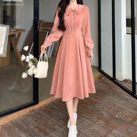 法式温柔风甜美粉色娃娃领连衣裙女秋冬大码时尚气质灯芯绒长裙子