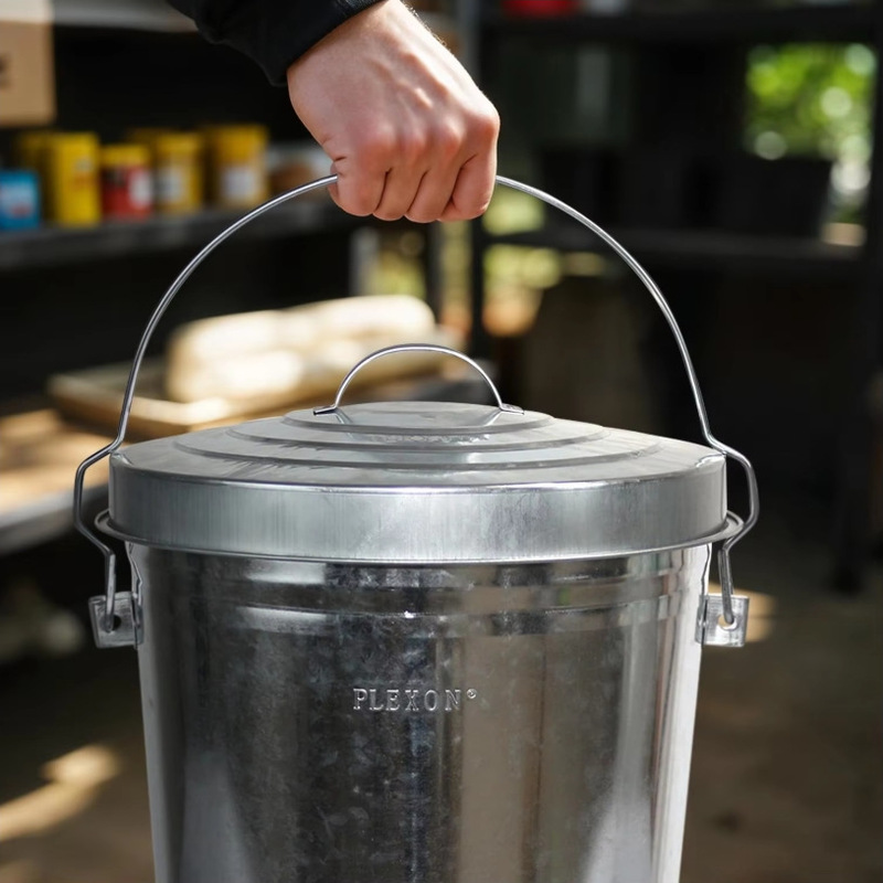 Factory price 6-gallon compact thickened galvanized steel outdoor trash can with lock and thick steel handle feed bin Factory price 6-gallon compact thickened galvanized steel outdoor trash can with lock and thick steel handle feed bin