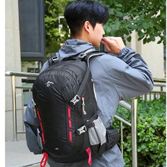 外国貿易の卸売りの屋外の軽いリュックサックの大容量の徒歩の登山のスポーツバッグの男女のファッションの旅行のリュックサック