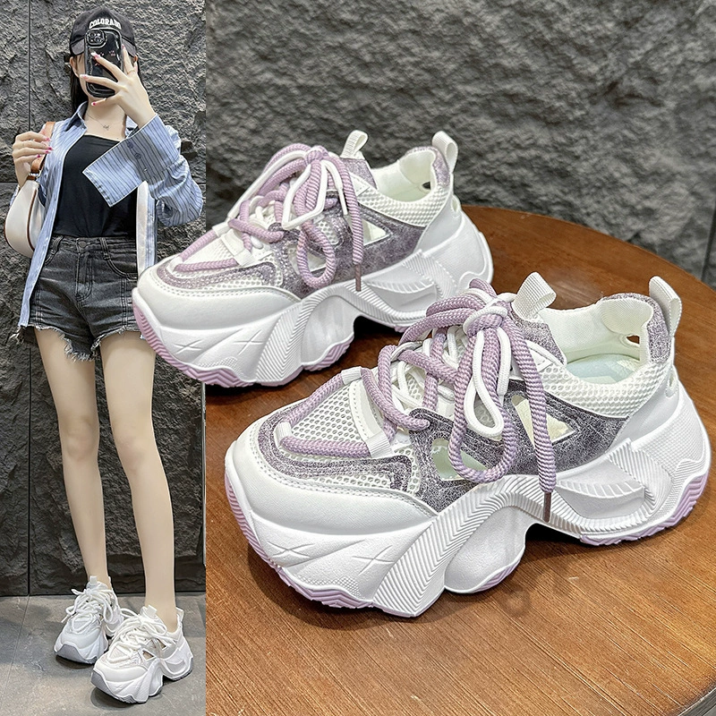 Толстая подошва с полой сетчатой обувью для женщин 2024 Новый летний продукт для отдыха, универсальная удобная и дышащая спортивная повседневная обувь