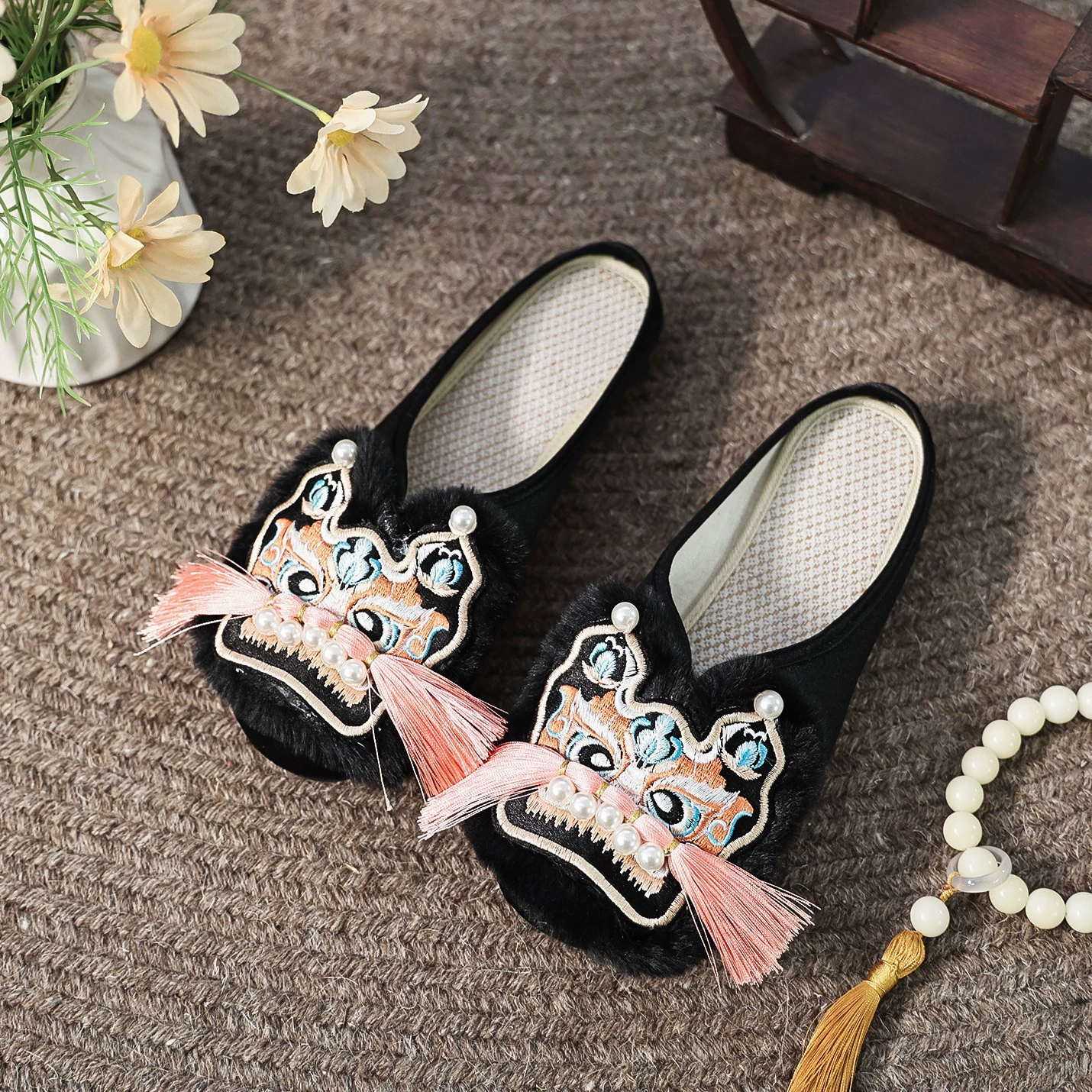 Tiggo 2025 новый национальный прилив плоский фон тапки ретро этнический стиль вышитые туфли для взрослых туфли тигра женские тапочки