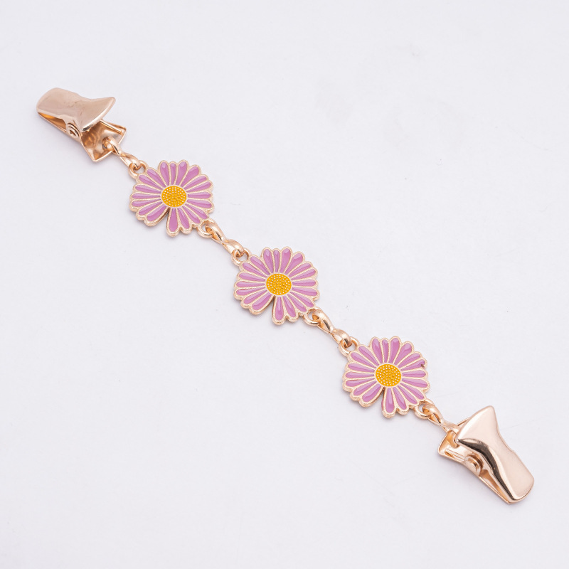 Розовая ромашка