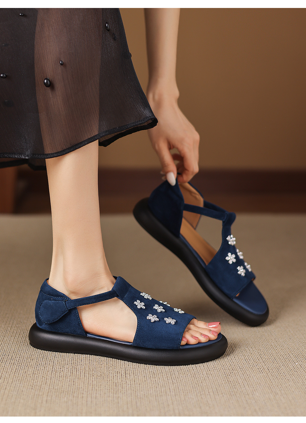 Sandal nữ hở mũi đế dày da cừu đính hoa đá — Màu xanh da trời chi tiết 21