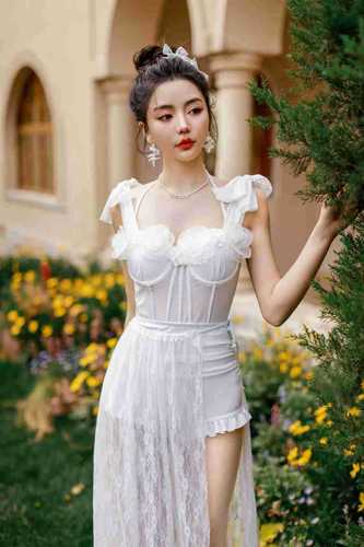 Long skirt two-piece swimsuit for women, conservative one-piece covering the flesh, slimming, sexy suspender swimwear, vacation super fairy hot spring