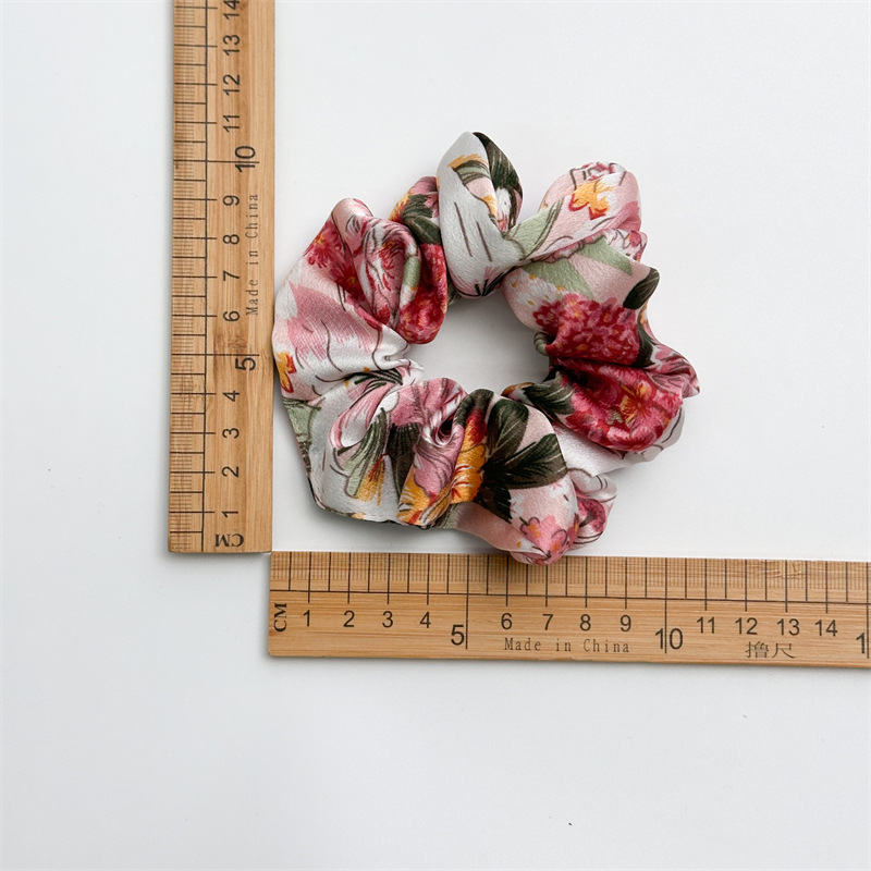 11g Weight Hair Tie Hair Accessories Type 1 Piece Quantity Banquet, Daily, Street Occasion Cloth Material Floral Pattern All Seasons Season Women's Gender Elegant, Lady, Advanced Sense Style Elegant Lady Advanced Sense Women's Floral Cloth Hair Tie 3