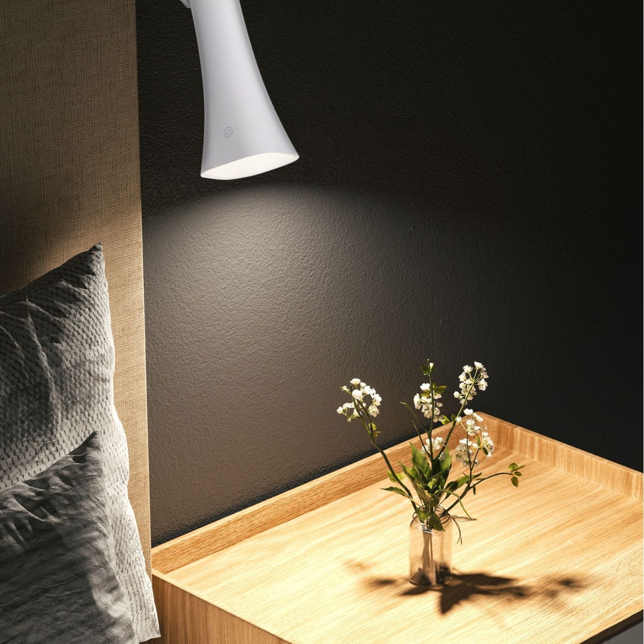 Multifunctional Three-in-One LED Magnetic Eye-Caring Desk Lamp Charger Back Clip Portable Student Dorm Desk Lamp Reading Lamp Gift