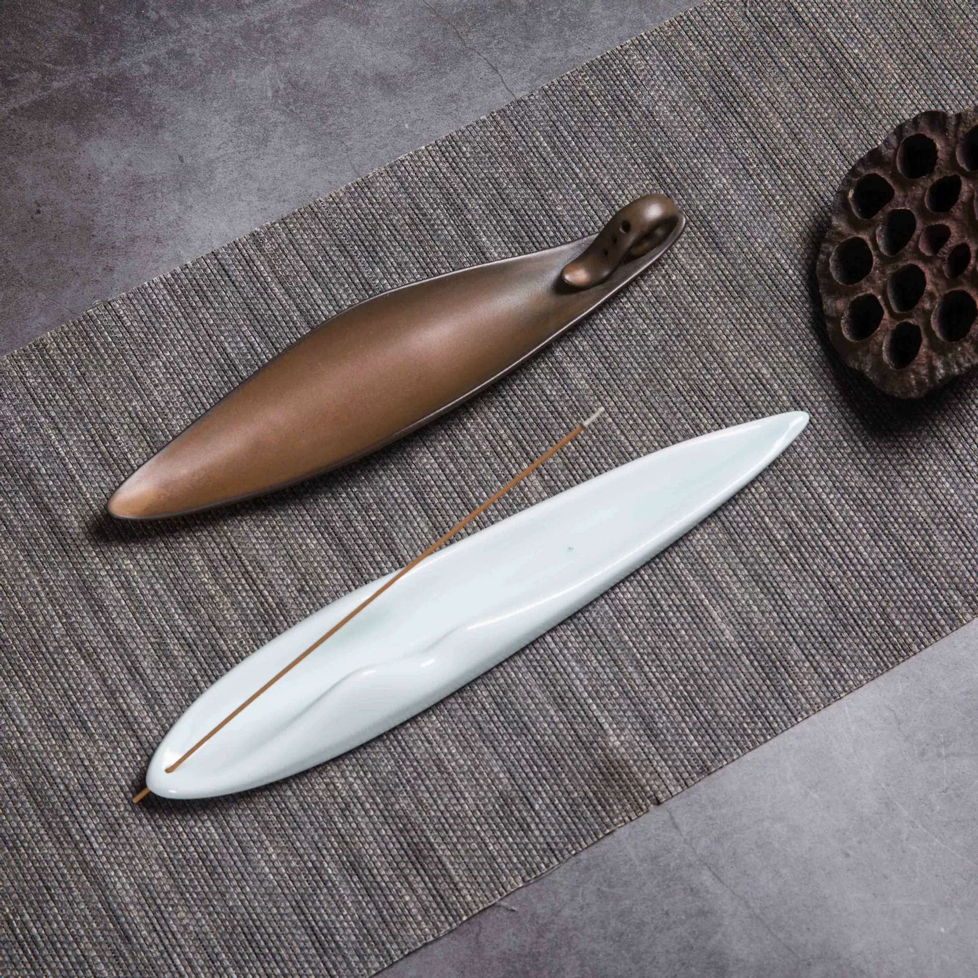 Творческая линия для вставки благовоний Благовония Бытовая керамическая курильница Внутренние благовония Аншен Сандаловое дерево Курильница для сна Украшения линии Благовония Сиденье