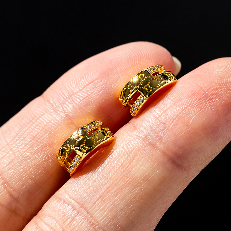 Circle Design 1 Pair Simple Style Geometric Circle Copper Zircon Hoop Earrings