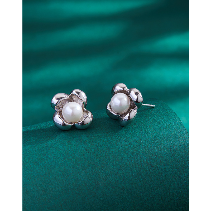 Temperamento flor perla pendientes de plata esterlina 925 ligera nicho de lujo diseño de alto nivel estilo retrógrado francés pendientes de perlas