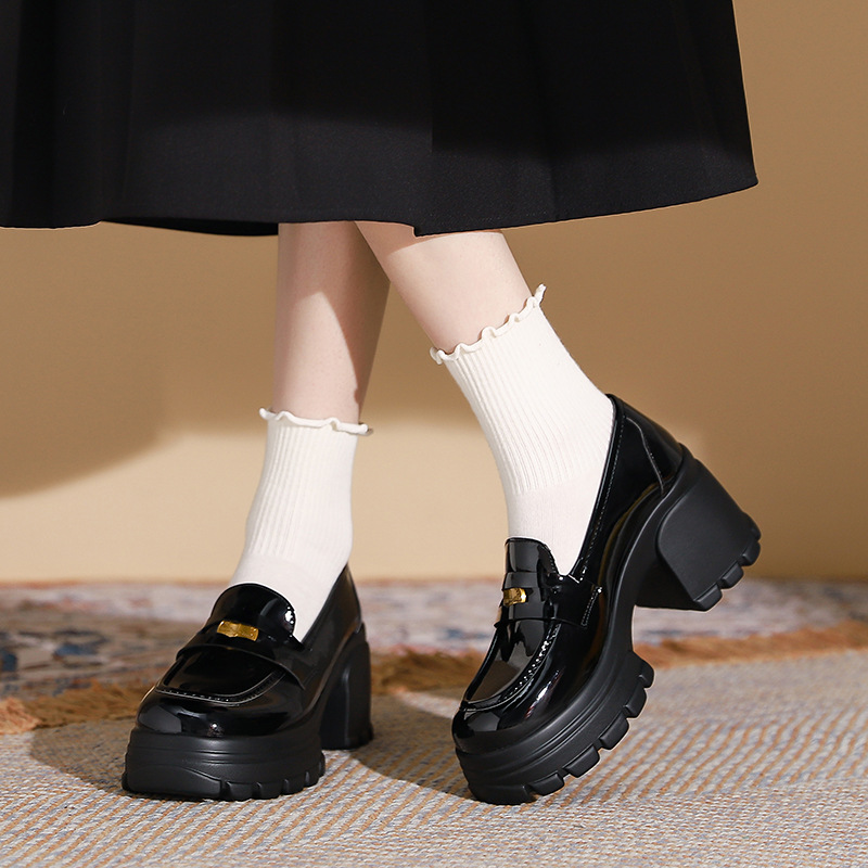 내부 높이 높이 작은 가죽 신발 여성의 봄 2025 새로운 영국 스타일 두꺼운 작은 검은 단일 레이어 신발 한 단계 로퍼