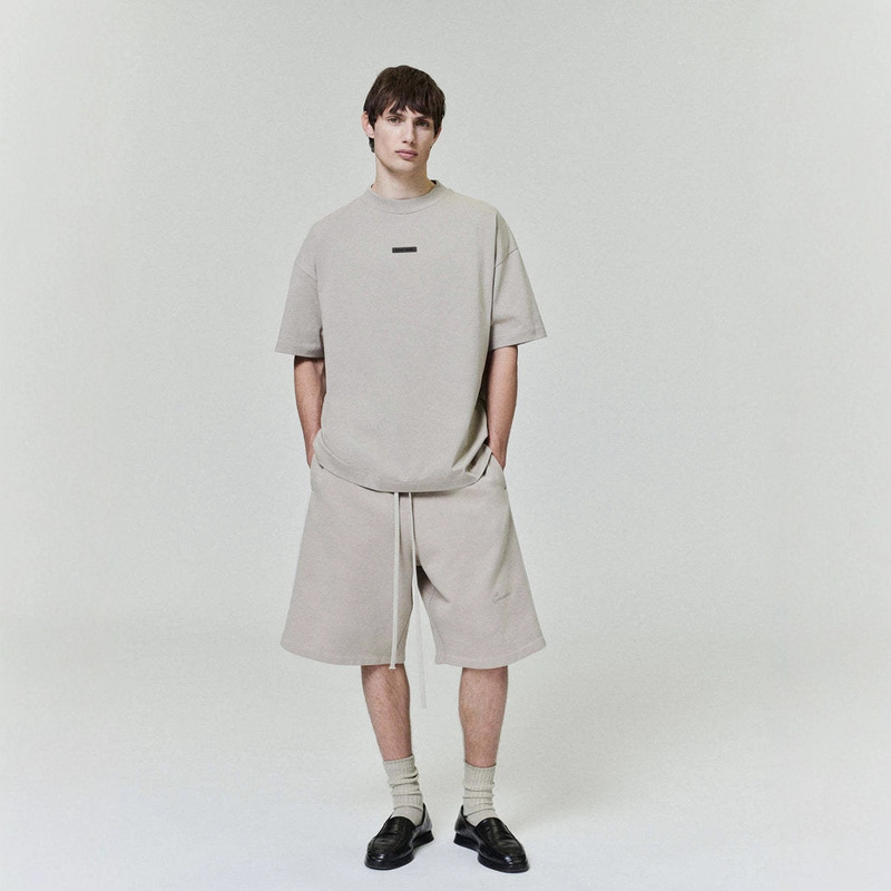 マルチライン ESSENTIALS アメリカのニッチなハイストリートファッションブランド 春夏のゆったりとした半袖Tシャツ 男女兼用|undefined