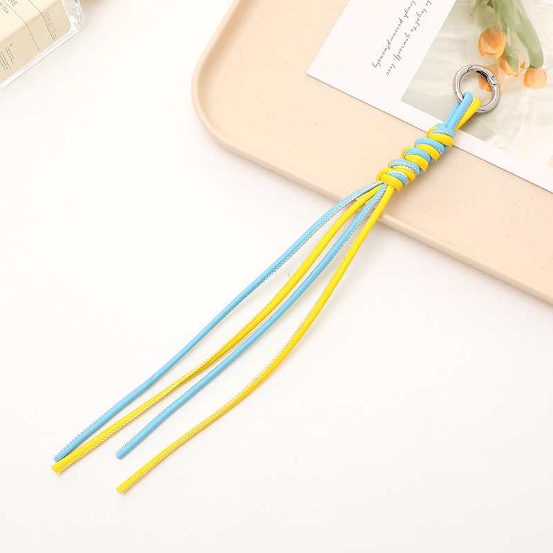 Nuevo tipo de cuerdas de cuero PU llavero colgante in bolsos de moda colgante cadena accesorios DIY tejido a mano