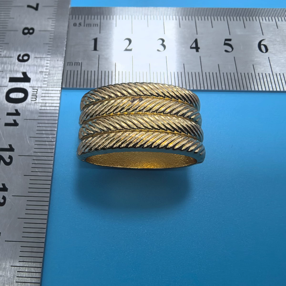 Диван подушка декоративная застежка купальник металлическая застежка наплечная застежка металлическая пара пряжка круговой ряд декоративный металл