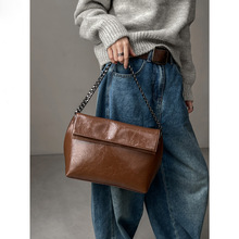 2024新款褶皱油腊牛皮信封包韩版时尚链条单肩斜挎休闲包