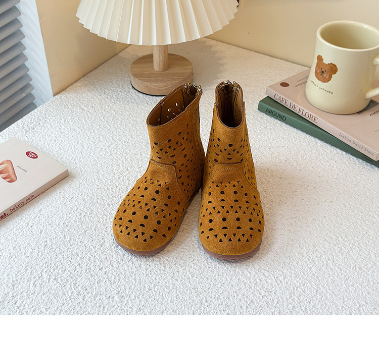 Botas respiráveis vazadas para meninas com sola tratorada_voghion.com