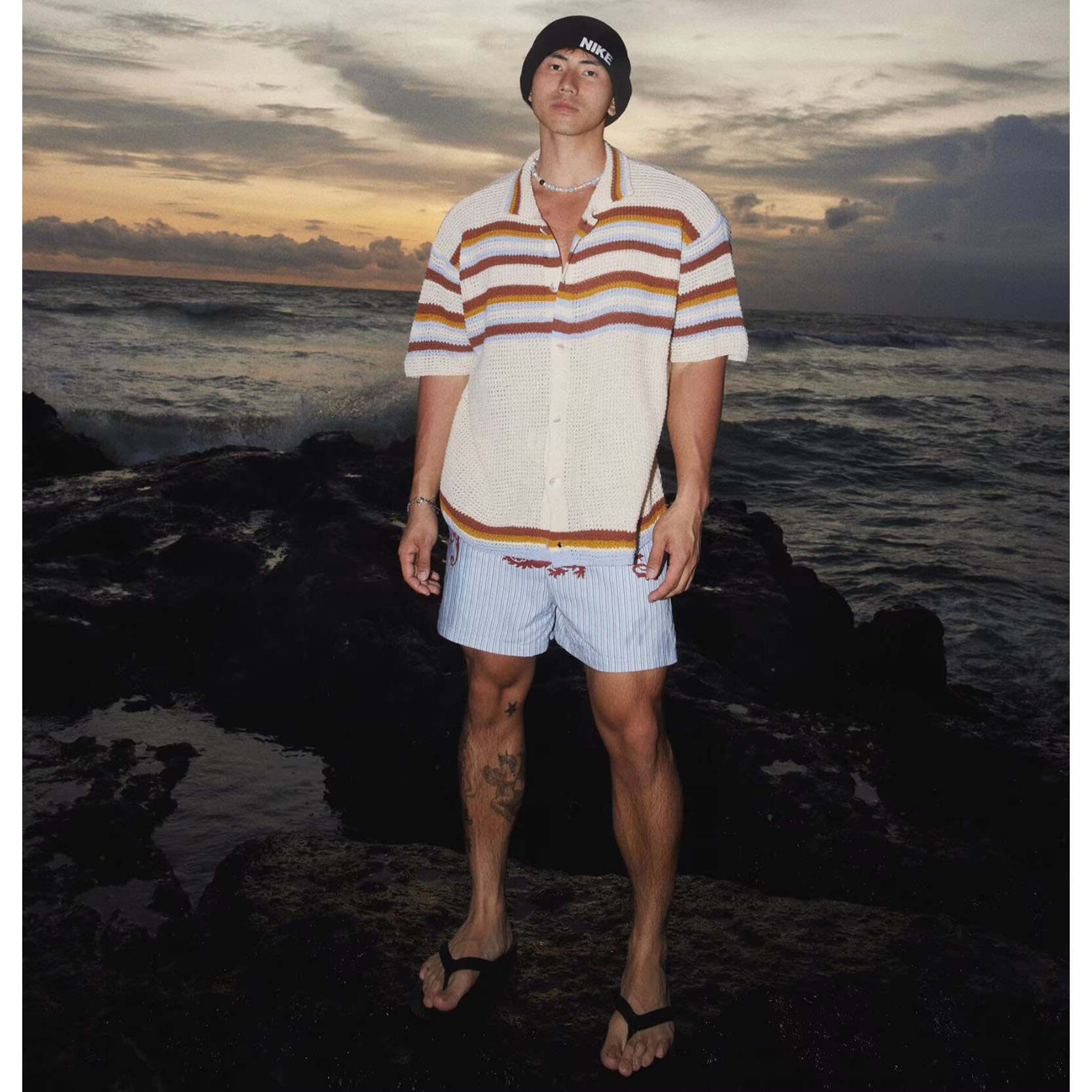 Polo camiseta camiseta de punto camiseta de manga corta camiseta de hombre cardigan rayas huecadas viejos vientos de verano fábrica transfronteriza al por mayor