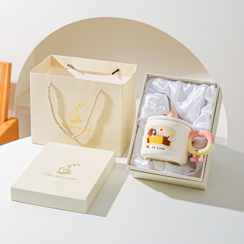 Creativo encantador de dibujos animados taza de pastel de cumpleaños taza de cerámica taza de regalo taza de café casera taza de agua taza de pareja