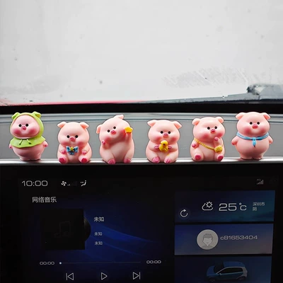 Car ornaments, Piggy Doll Doll Car