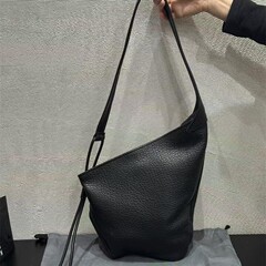 頭の層の泡の柔らかい皮の牛の角の包みの小さい大衆の怠惰なHOBOギョーザのわきの下は高い質感のトートのシングル肩の斜めのショルダーバッグを包みます。