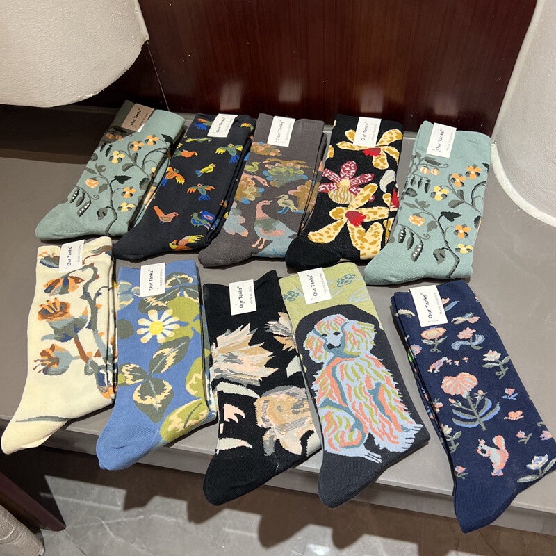 Van Gogh Abstract Fun Oil Painting Style Socks for Female Couples Retro Niche Literary Outer Wear Mid-calf Socks Men's Boneless Socks Trendy