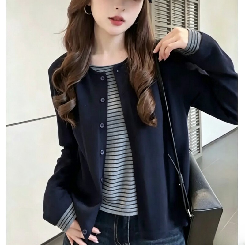 Plus-size fashionable two-piece style top, new loose-fitting, slimming, and age-reducing long-sleeved blouse for women