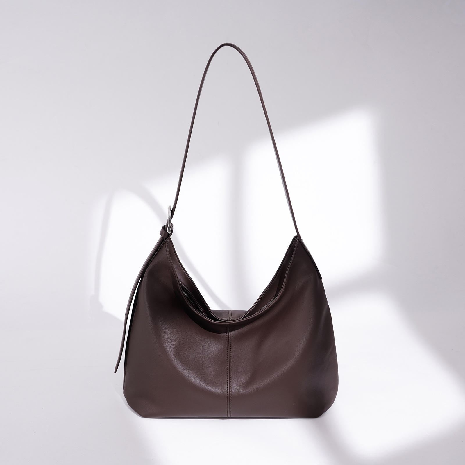 Capacious classic one-shoulder bag
