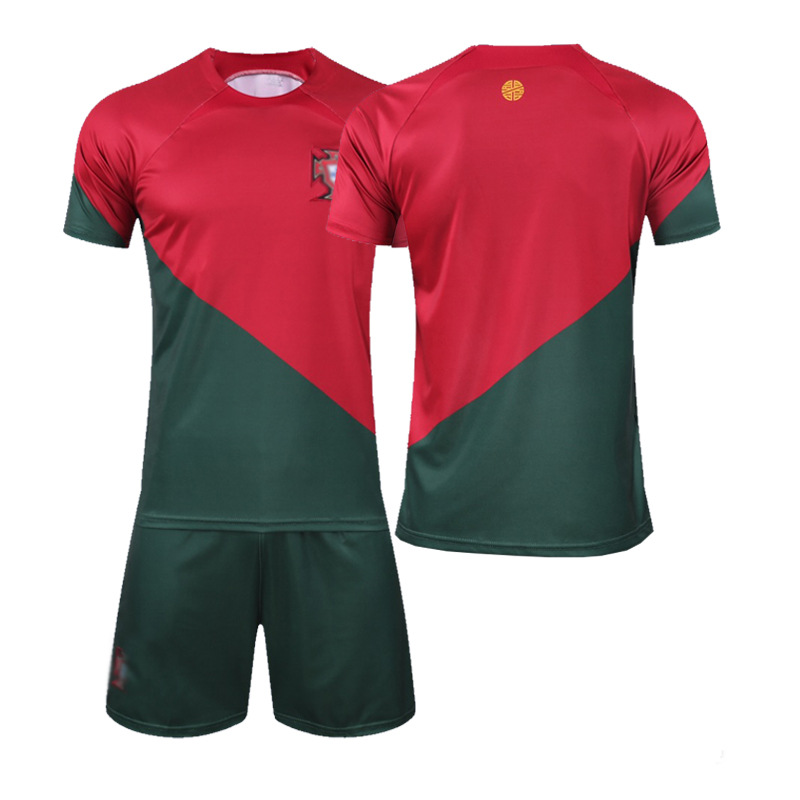 thumbnail image 1 of 22-23 Copa del Mundo Versión Correcta Portugal Local No. 7 Ronaldo con Calcetines Nuevos Traje de Fútbol para Adultos para Niños, 1 of 5