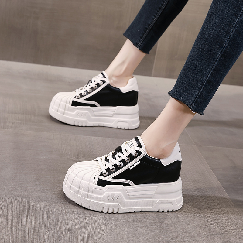Giày sneaker nữ đế dày tăng chiều cao bên trong, phối bánh xốp thoáng khí — Màu be