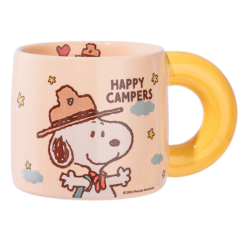 Taza de agua Snoopy taza de cerámica casera taza de pares taza de café de verano taza de calibración para niñas nuevo 2025