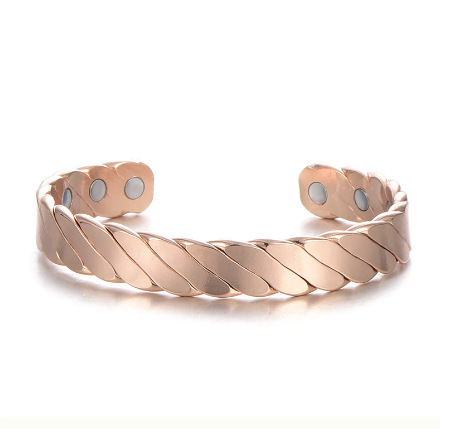 Pulseras magnéticas para parejas, ecológicas, de aleación, populares, a la moda, abiertas, con cinco colores opcionales y diseño a rayas.