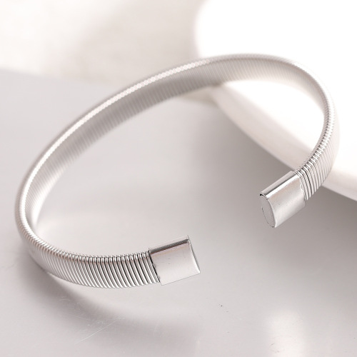 Cross-border hot selling new European and American simple and versatile stainless steel elastic opening bracelet steel wire bracelet titanium steel wholesale