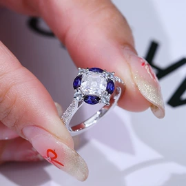 戒指;宝石工艺品;K金耳饰