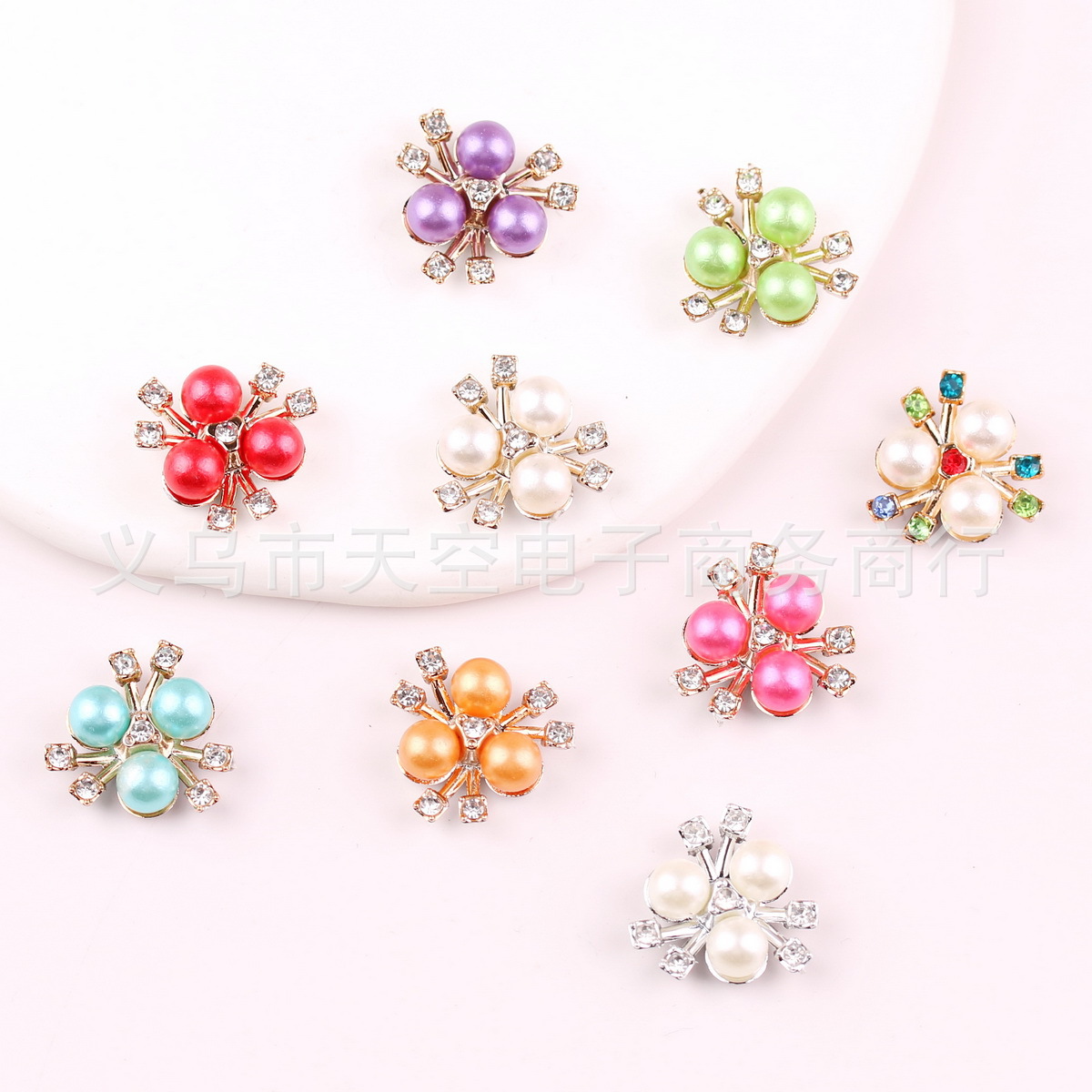 21MM亚克力仿合金饰品 彩色三颗珍珠花心花盘扣饰发饰水钻DIY配件