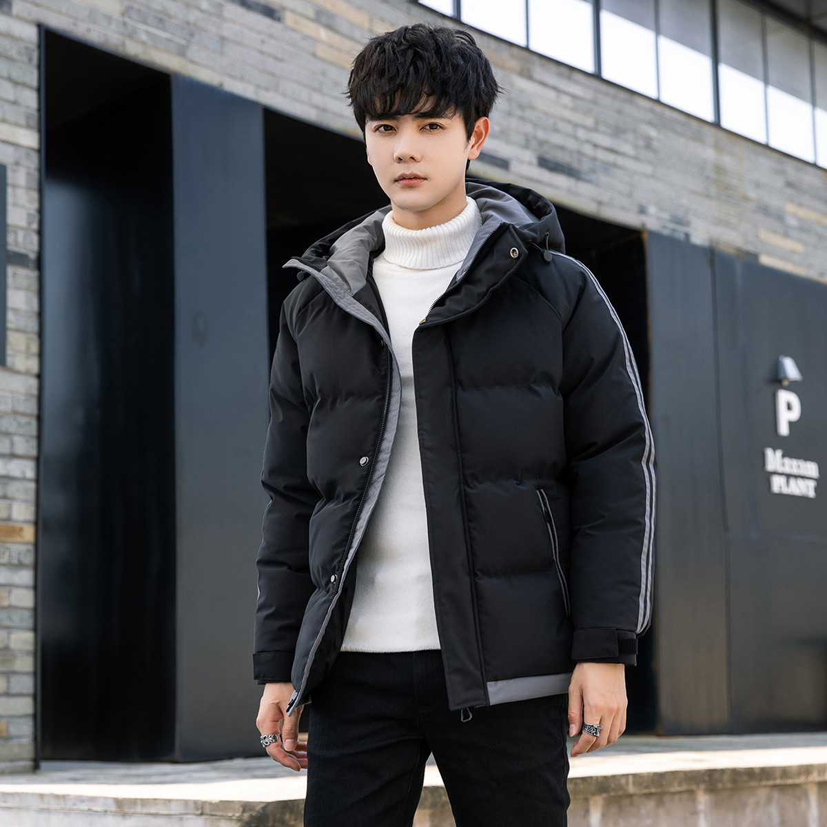 Poner en stock abrigo de invierno de algodón acolchado abrigo de hombre con capucha 2023 nuevos hombres abrigo de algodón acolchado de moda coreana