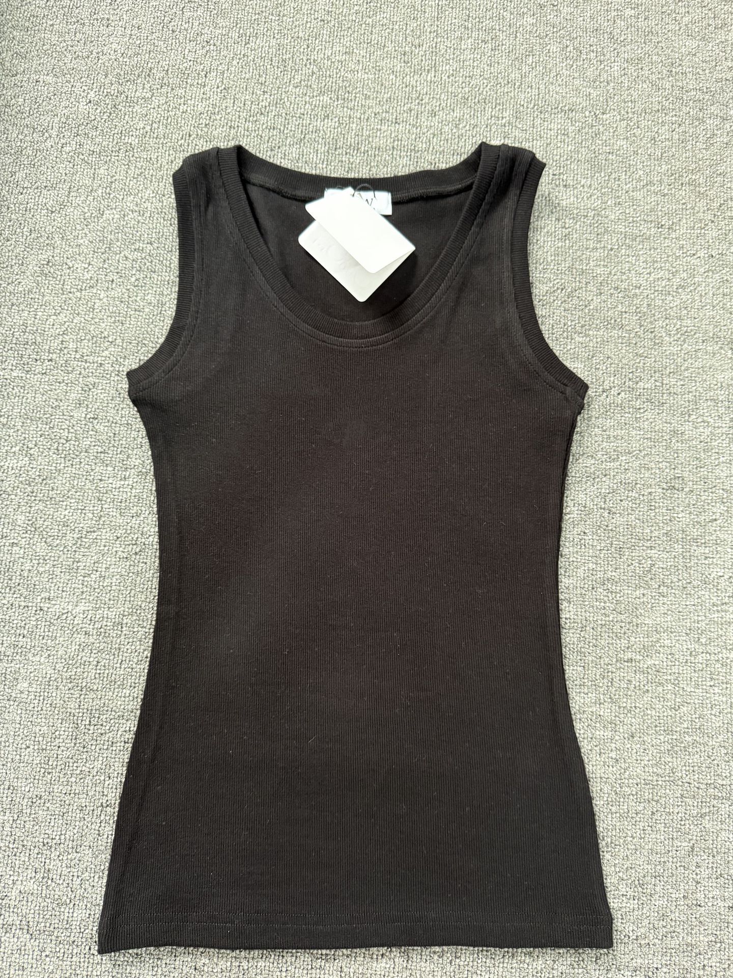 Threaded Embroidery Logo Round Neck Tank Top for Women, Slimming Inner Wear T-Shirt, Sleeveless Camisole, Versatile Base Top, New Style 25