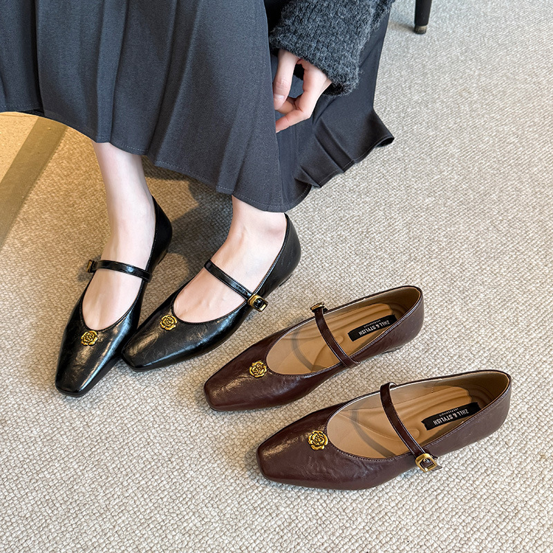 Plus-Size Women's 2026 Versatile Camellia Mary Jane Shoes with Retro Metal Buckle, Low Wedge, Wide Fit, Large Size Women's Shoes 45