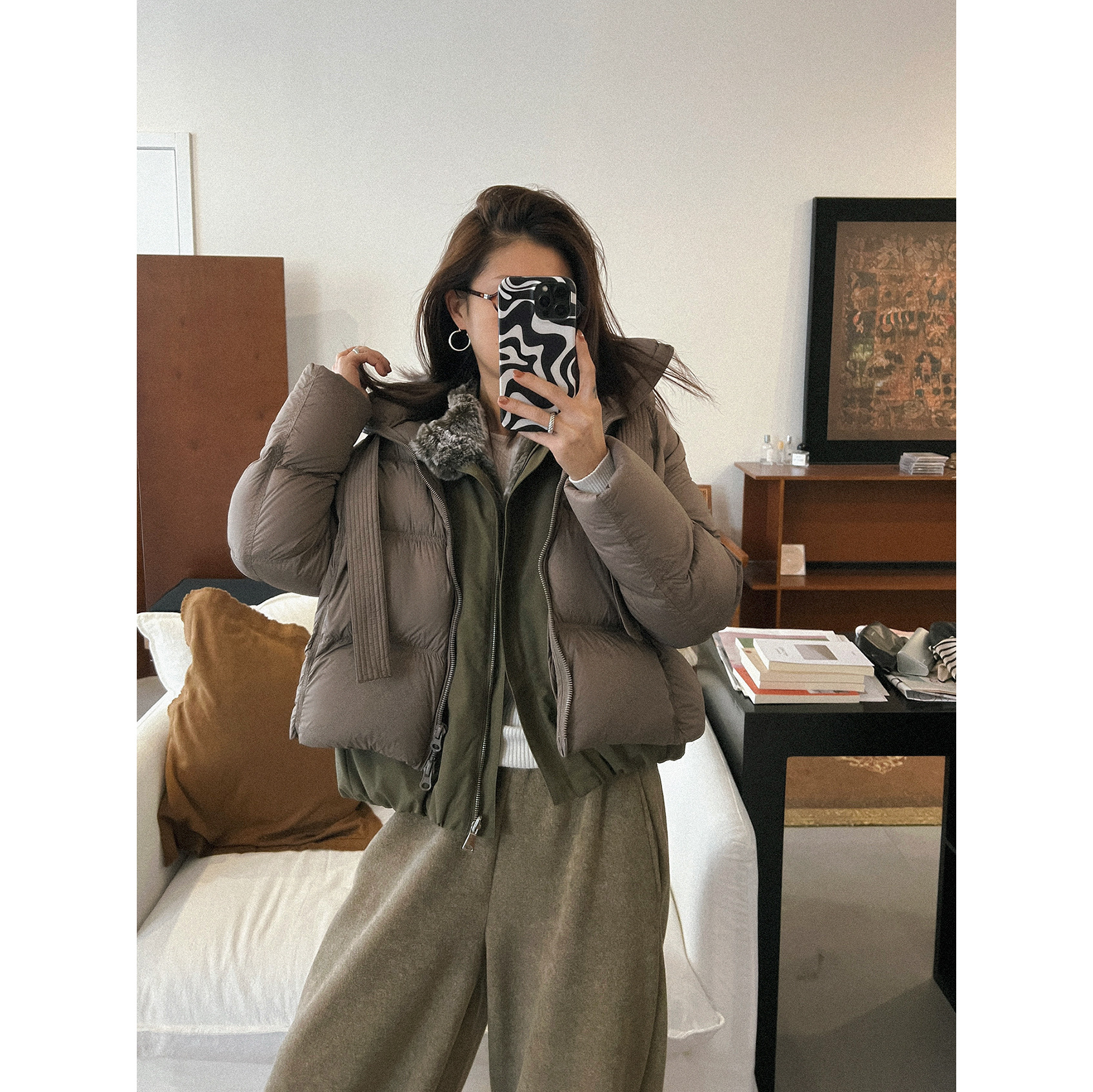 90 White Goose down Designer Simple Quilted Hooded Autumn and Winter down Jacket for Petite Women