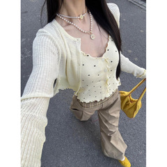 清新温柔套装女早秋新款纽扣休闲针织开衫甜美波点修身吊带两件套