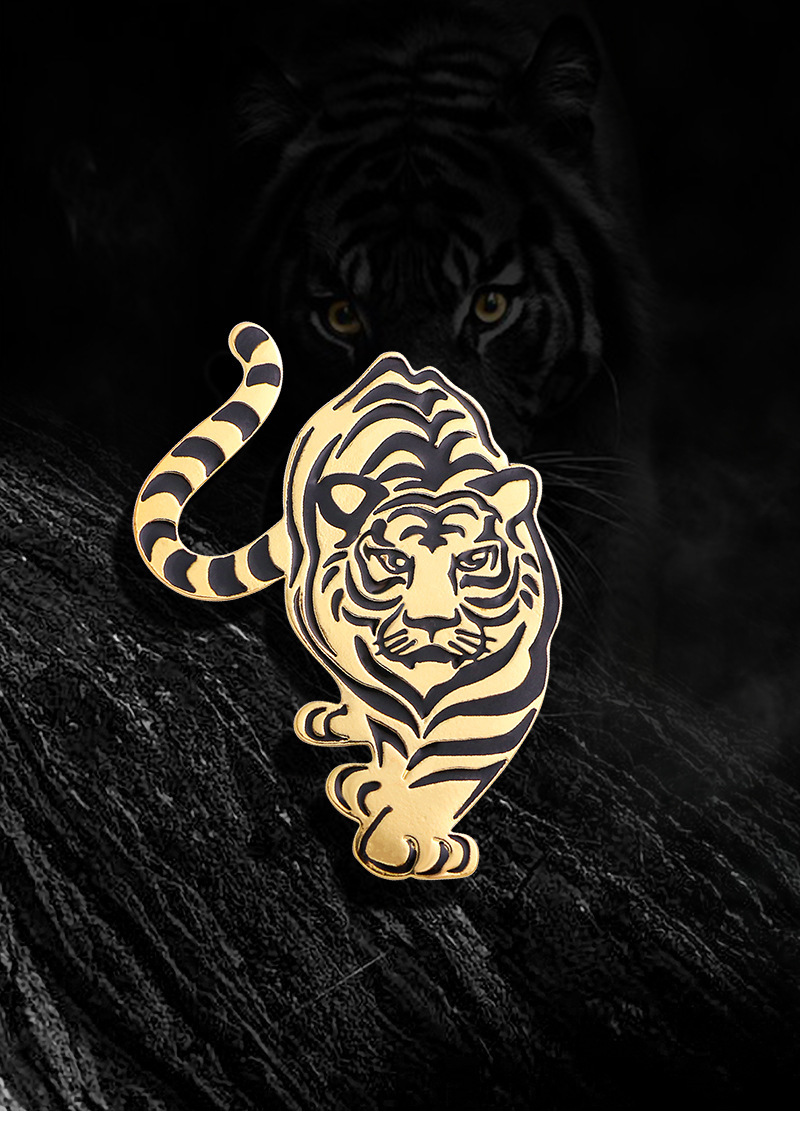Trendy Chinese-Style Bold Tiger Brooch, Vintage Enamel Fierce Tiger Badge, Versatile Suit Pin for Men and Women, Unique Accessory