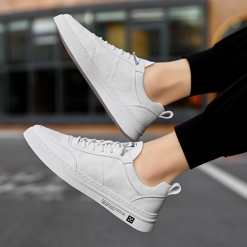 Modas coreanas de moda superfibra de cuero de altura baja sin lazos zapatos casuales de un solo pie de zapatos de skate de la mano ligero